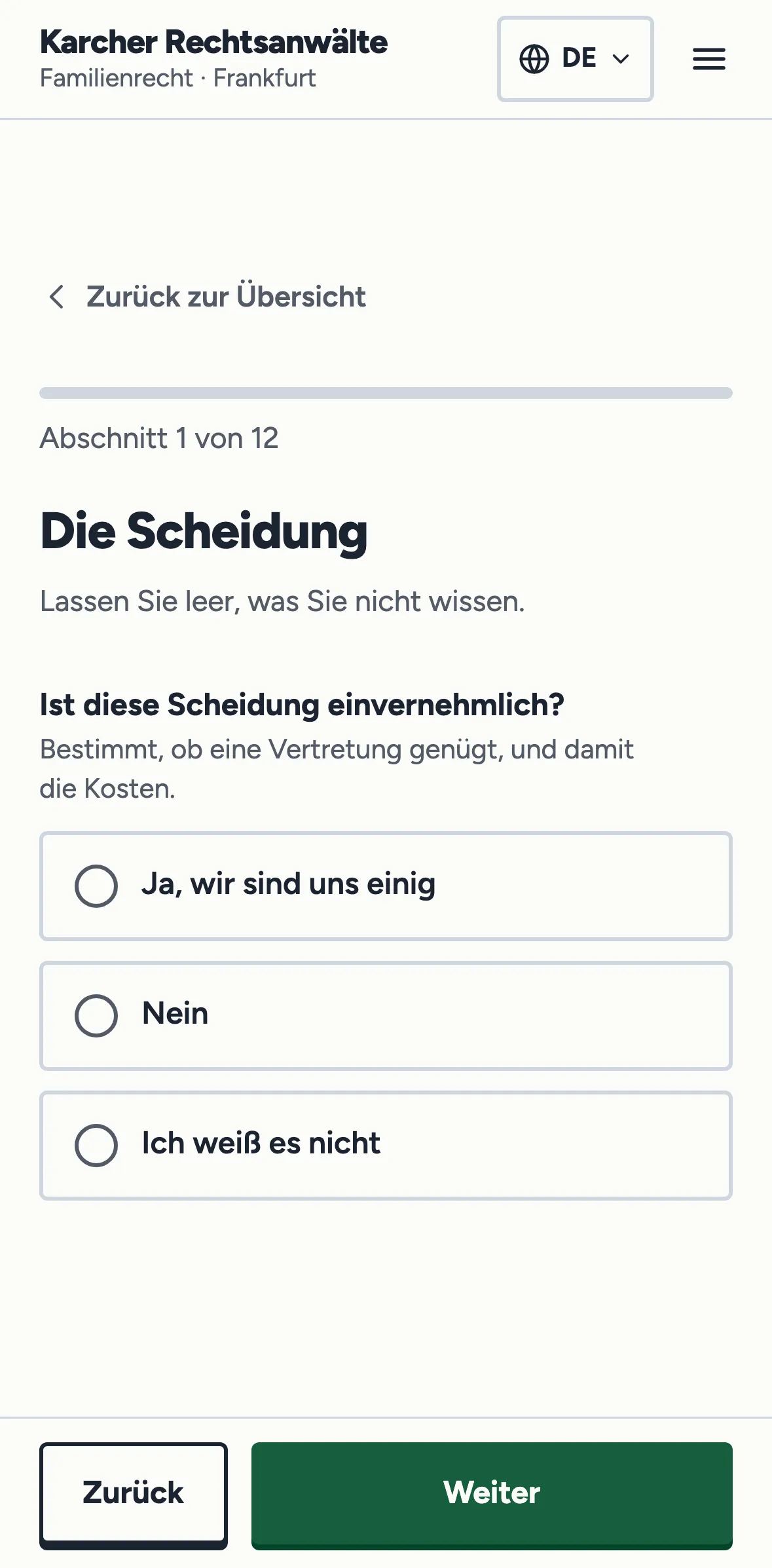 Erster Abschnitt des Scheidungsformulars auf dem Handy, mit Feldern für Vornamen, Familienname und Geburtsname
